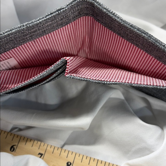 The Herschel Supply Company Gordon Peacoat  Black and Gray  white card Holder - Picture 6 of 9